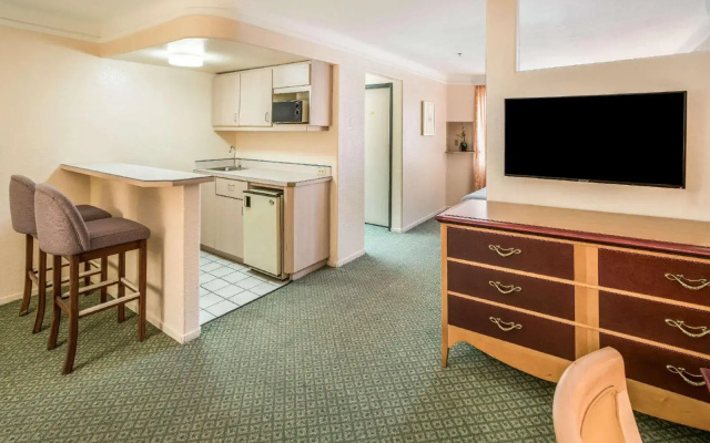 photo 4 of Rodeway Inn & Suites Las Vegas Strip