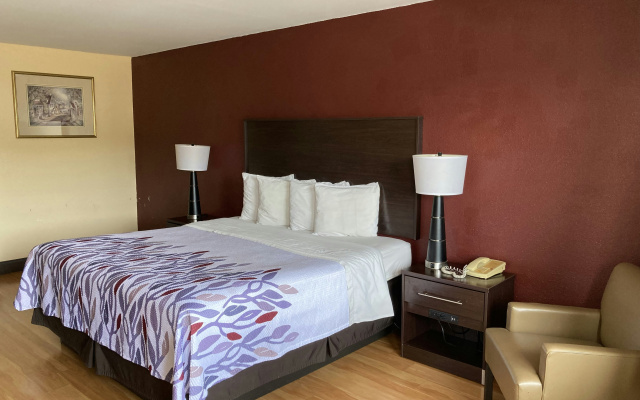 photo 5 of Red Roof Inn & Suites Cleveland, TN