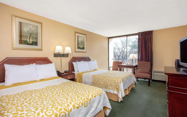 photo 3 of Days Inn by Wyndham College Park