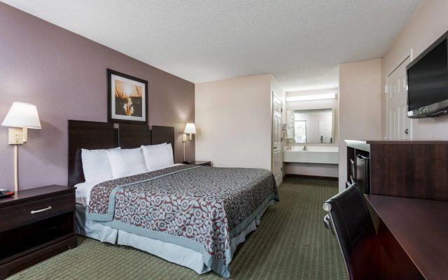 photo 4 of Days Inn by Wyndham Lugoff