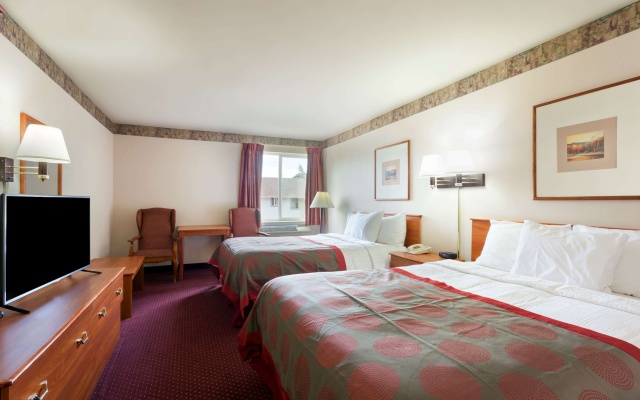 photo 3 of Ramada by Wyndham SeaTac Airport North