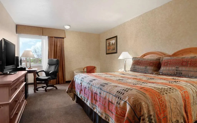 photo 3 of Ramada Marshall
