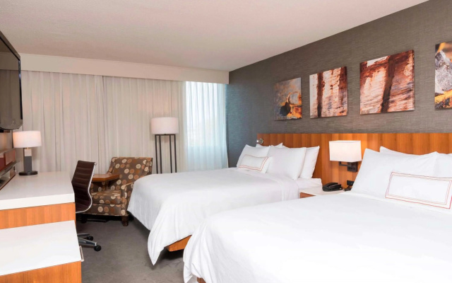 photo 4 of The Center Hotel Grand Rapids Airport