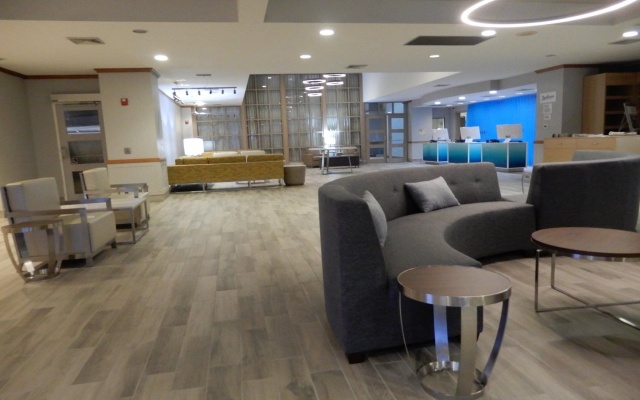 photo 2 of Radisson Hotel Milwaukee Airport