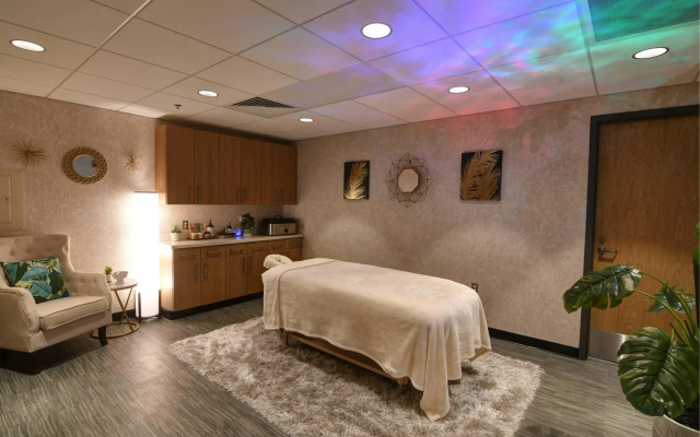 photo 3 of Oasis Hotel & Conv. Center, an Ascend Collection Hotel