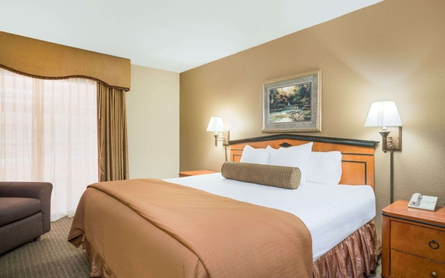 photo 4 of Ramada Plymouth Hotel And Conference Center