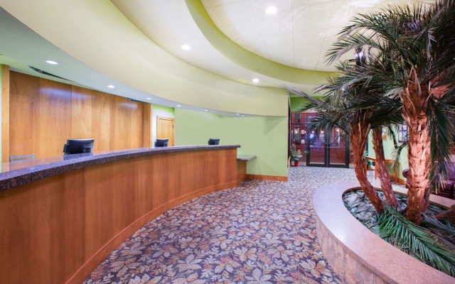 photo 2 of Ramada Tropics Resort & Conf Center by Wyndham Des Moines