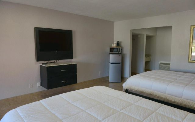 photo 5 of Rodeway Inn & Suites Winter Haven Chain Of Lakes