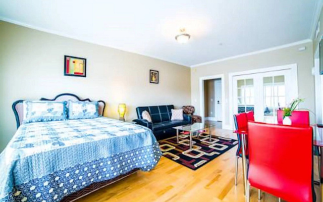 photo 3 of Ray W. Suites