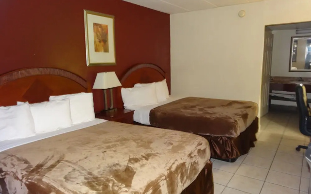 photo 4 of Red Apple Inn