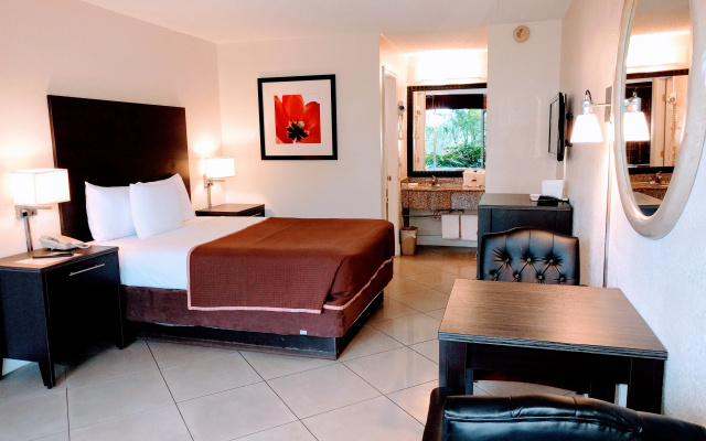 photo 3 of Red Carpet Inn Airport and Cruise Port Hotel Fort Lauderdale