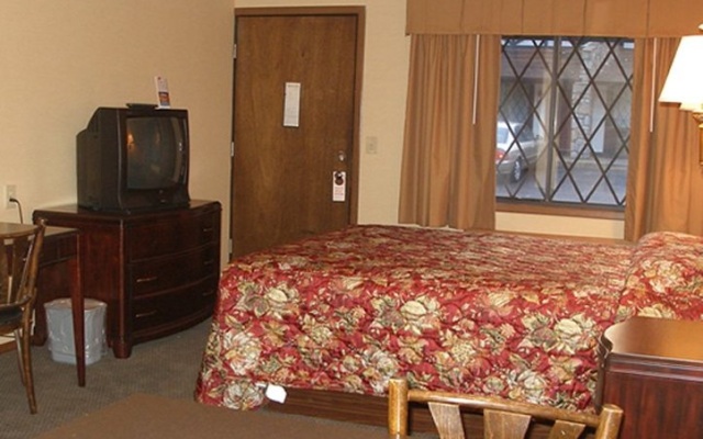 photo 3 of Red Carpet Inn Charlottesville