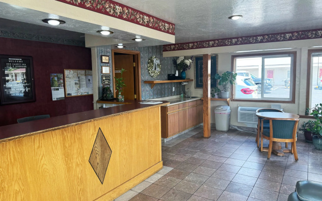 photo 2 of Red Carpet Inn Medford