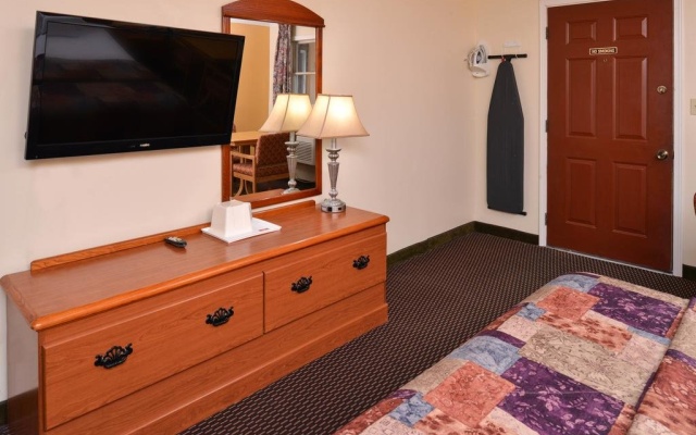 photo 3 of Red Carpet Inn Ronks