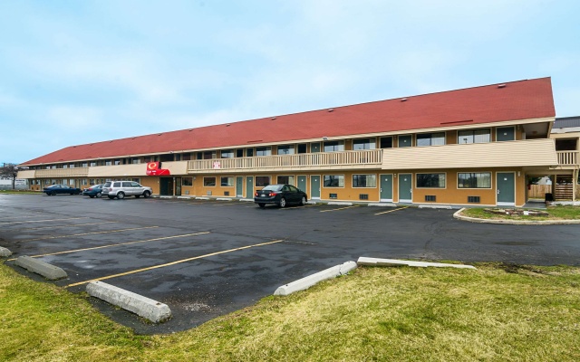 photo 4 of Econo Lodge South Holland