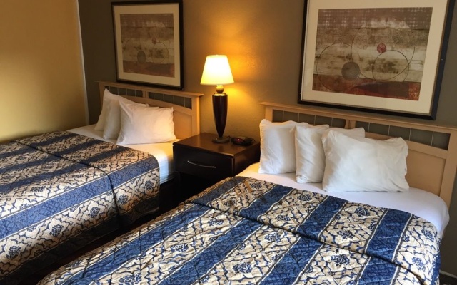 photo 3 of Red Carpet Inn & Suites - Albany Airport