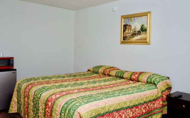 photo 4 of Red Carpet Motel