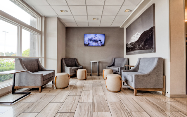 photo 4 of Holiday Inn Tacoma Mall by IHG