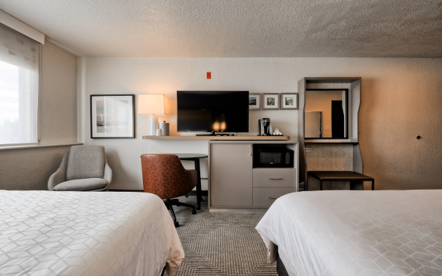 photo 5 of Holiday Inn Tacoma Mall by IHG