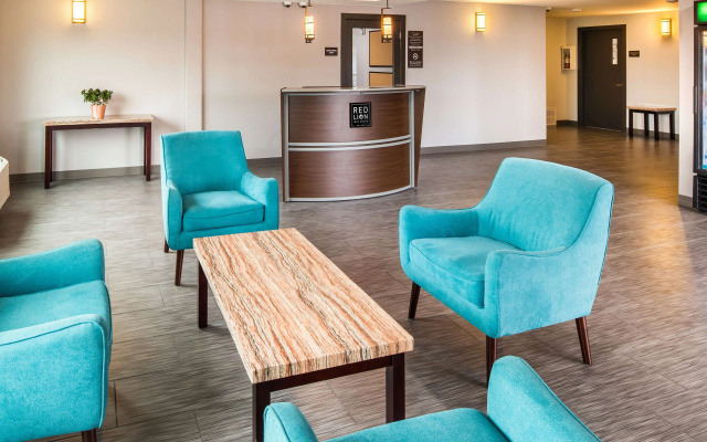 photo 4 of Red Lion Inn & Suites Everett