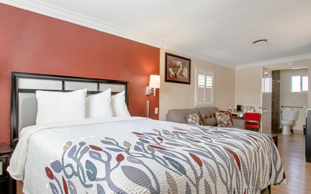 photo 3 of Red Roof Inn & Suites Monterey