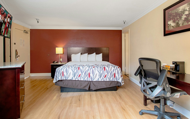 photo 4 of Red Roof Inn & Suites Monterey