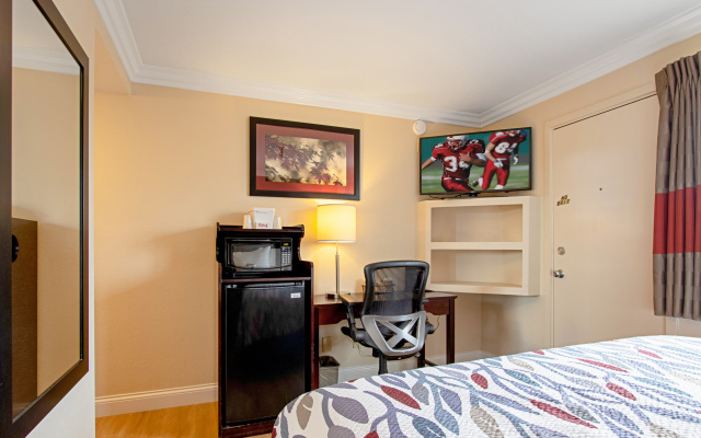 photo 5 of Red Roof Inn & Suites Monterey