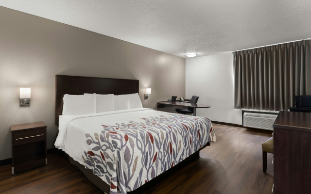 photo 5 of Red Roof Inn & Suites Savannah Airport