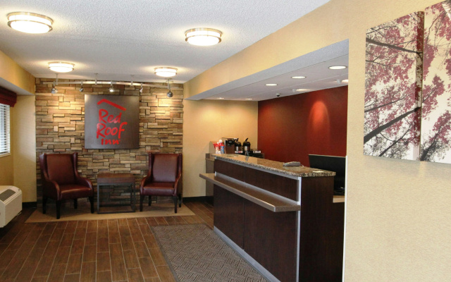 photo 2 of Red Roof Inn Albany Airport