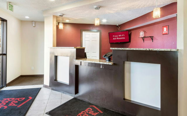 photo 3 of Red Roof Inn Anderson, IN