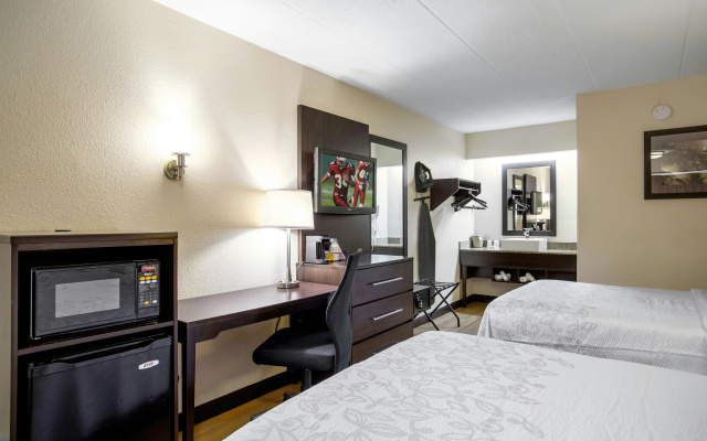 photo 4 of Red Roof Inn PLUS+ Atlanta - Buckhead