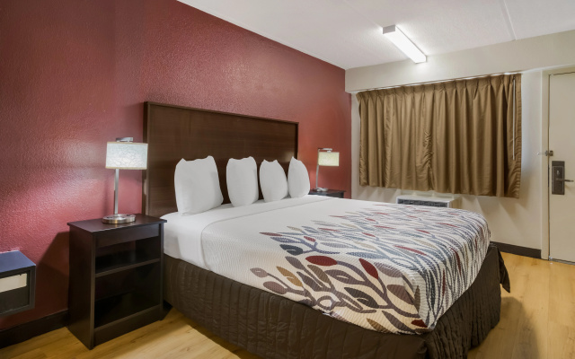 photo 3 of Red Roof Inn Atlanta South - Morrow