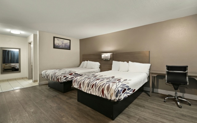 photo 5 of Red Roof Inn Los Angeles – Bellflower
