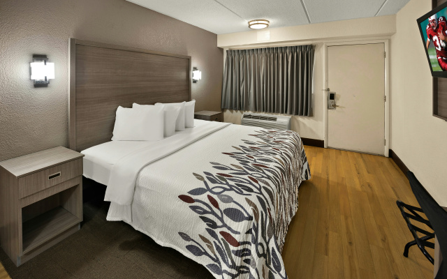 photo 3 of Red Roof Inn Chapel Hill - UNC