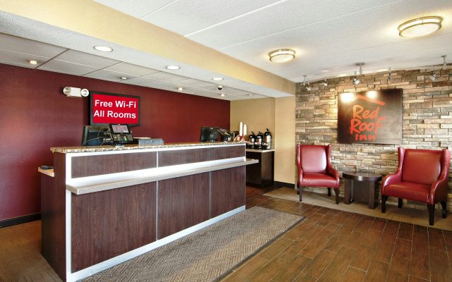 photo 2 of Red Roof Inn Charleston - Kanawha City, WV