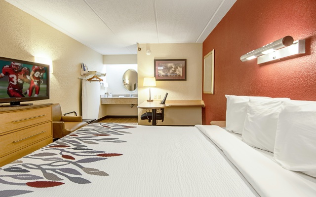 photo 4 of Red Roof Inn Charleston - Kanawha City, WV