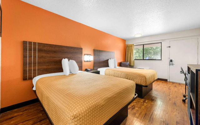 photo 3 of Motel 6 Charlotte NC Airport