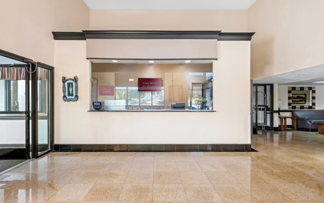 photo 2 of Red Roof Inn Charlotte - University