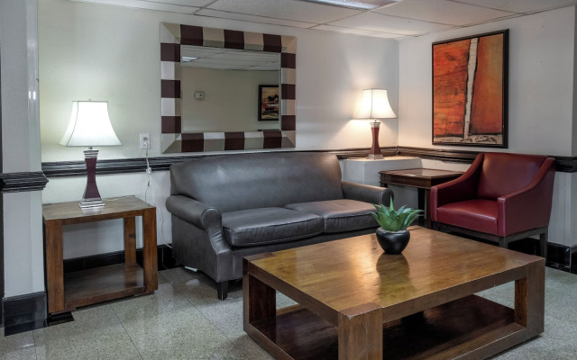 photo 5 of Red Roof Inn Charlotte - University