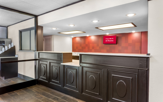 photo 2 of Red Roof Inn PLUS+ Chicago - Hoffman Estates