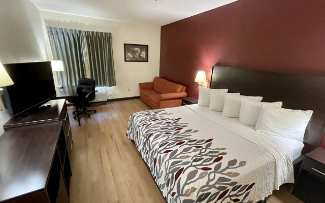 photo 4 of Red Roof Inn Clyde