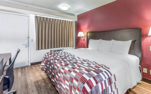 photo 3 of Red Roof Inn Columbia, MO