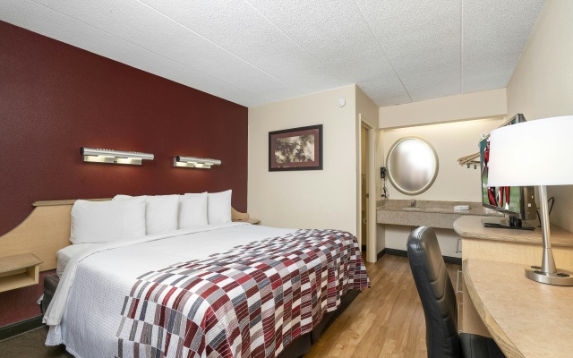 photo 5 of Red Roof Inn Detroit - Dearborn/Greenfield Village