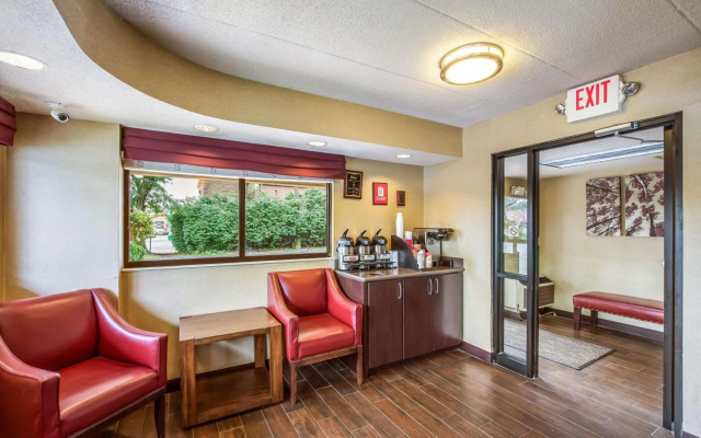 photo 2 of Red Roof Inn Detroit - Plymouth/ Canton