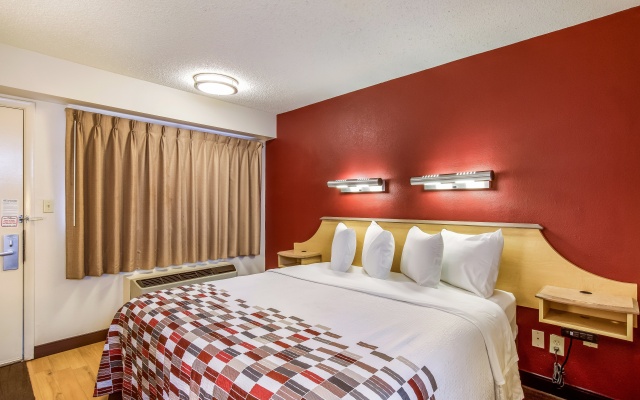 photo 4 of Red Roof Inn Detroit - Plymouth/ Canton