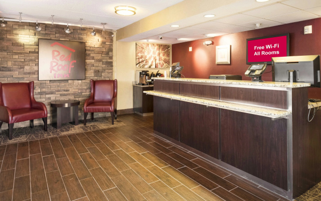 photo 2 of Red Roof Inn Detroit - Royal Oak/ Madison Heights