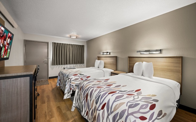 photo 4 of Red Roof Inn Detroit - Royal Oak/ Madison Heights