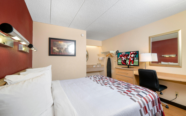 photo 3 of Red Roof Inn Edison