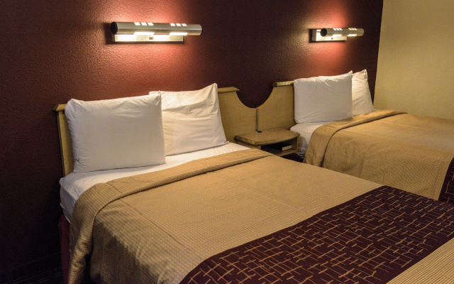 photo 2 of Red Roof Inn Lafayette, LA