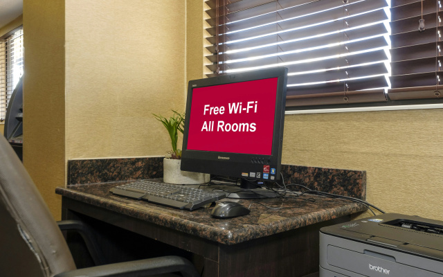photo 3 of Red Roof Inn Lansing East – MSU